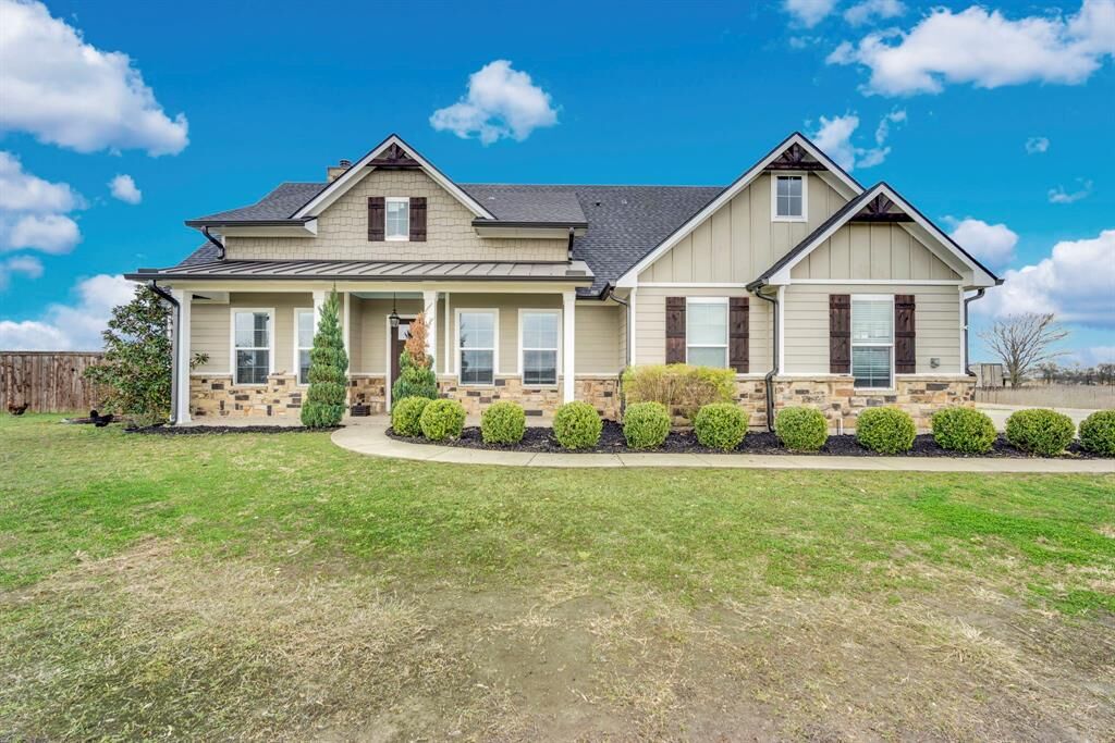 Property Photo: 360 Forreston Road TX 75165