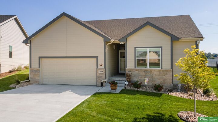 Property Photo:  21655 McClellan Drive  NE 68028 