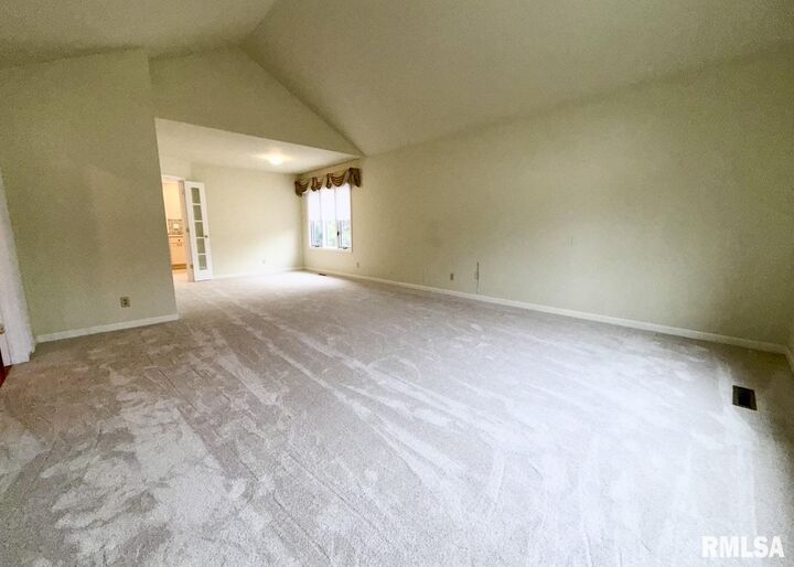 Property Photo:  7221 N Charles Way 14  IL 61614 