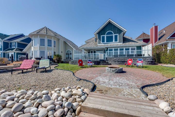 384 Marina Bay Place — photo 1