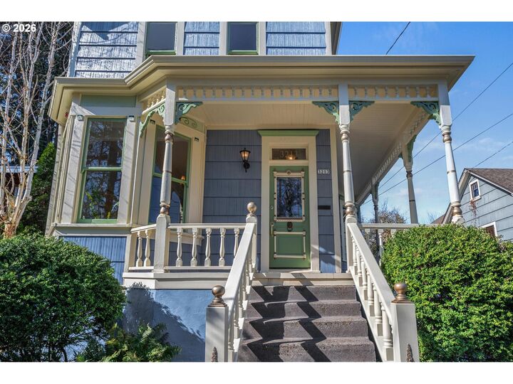 Property Photo:  3213 SE 9th Ave  OR 97202 