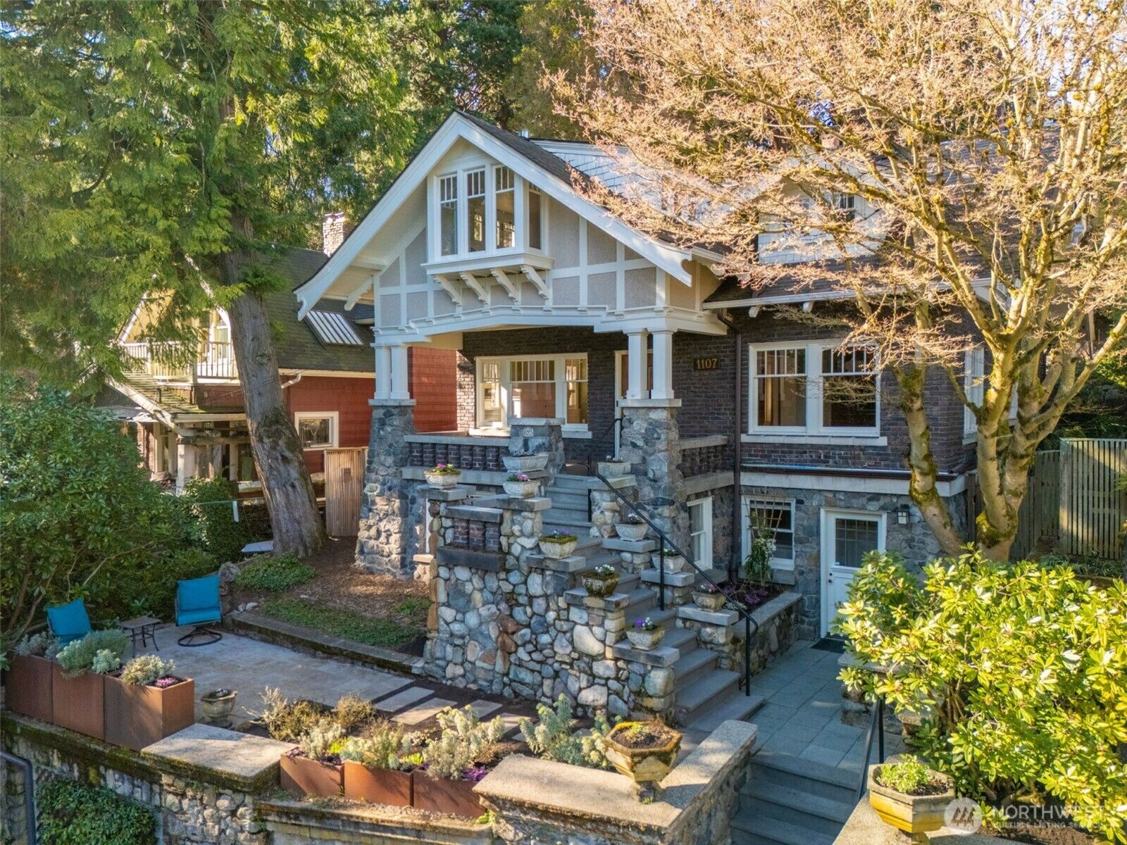 Property Photo:  1107  Grand Avenue  WA 98122 