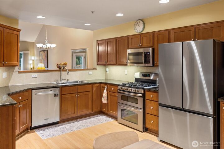 Property Photo:  906  72nd Street SE  WA 98092 