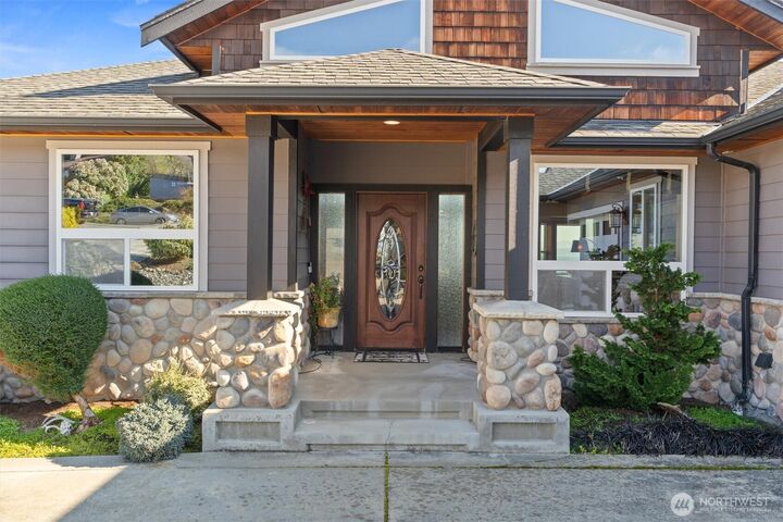 Property Photo: 1433 Country Club Drive WA 98282