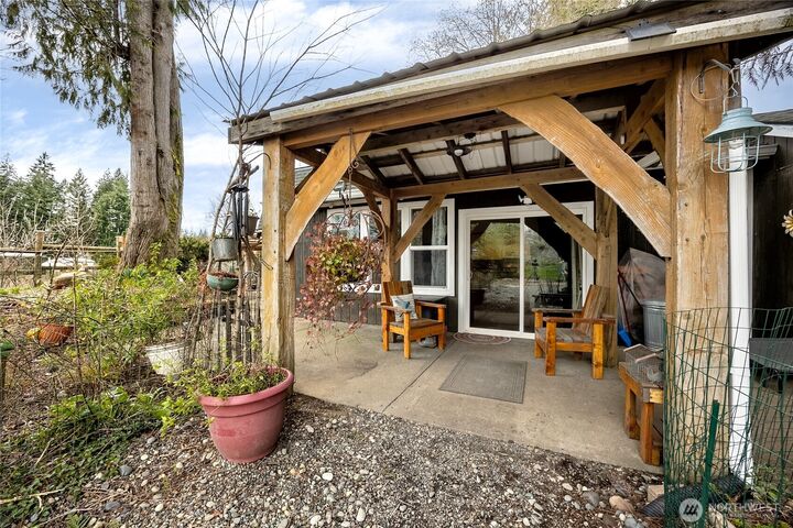 Property Photo: 171 E Old Farm Rd WA 98584