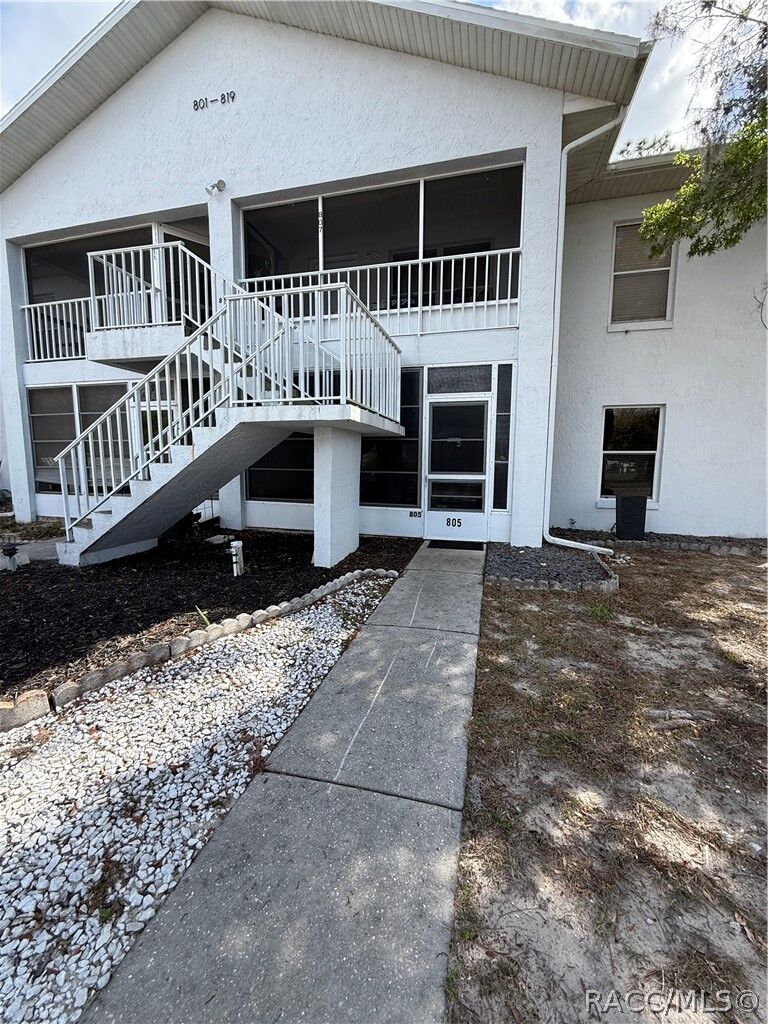Property Photo:  805 SE Mayo Drive  FL 34429 