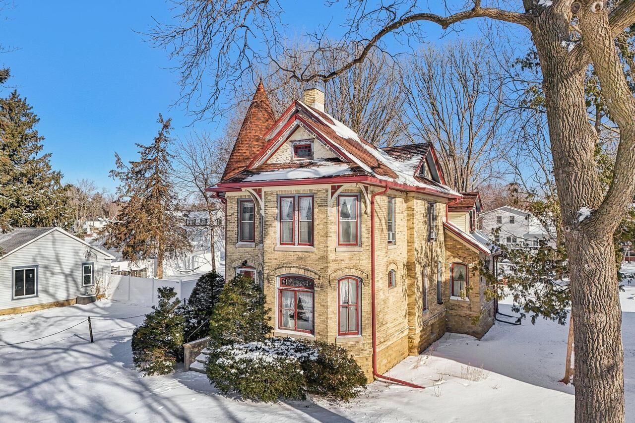 Property Photo:  216 East Madison Street  WI 53551 