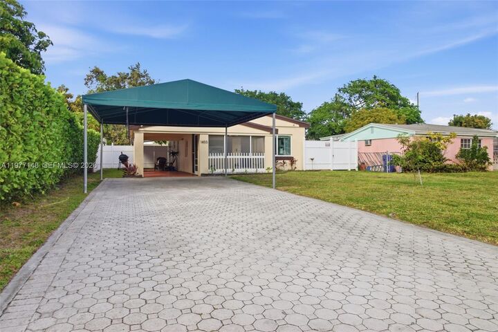 Property Photo:  1455 NE 180th St  FL 33162 