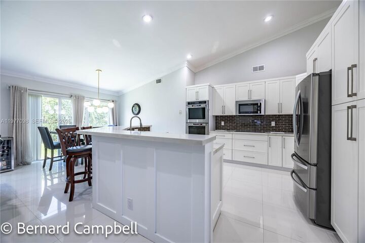 Property Photo: 1210 NW 193rd Ave FL 33029