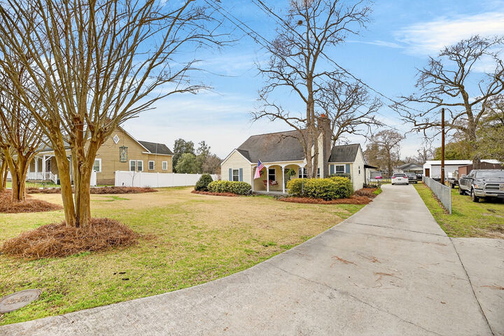 Property Photo:  15 N Dukes Street  SC 29148 