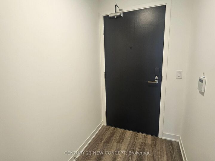 Property Photo:  180 Front Street E 2201  ON M5A 0A9 