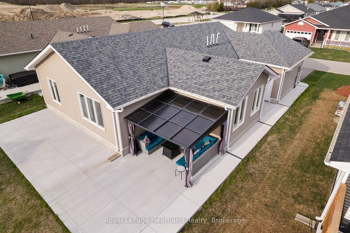 Property Photo: 140 Lake Breeze Drive ON N7A 0C6
