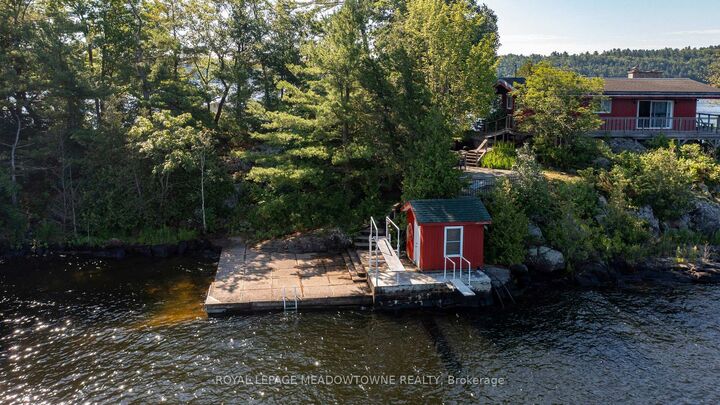 Property Photo:  1 B721 Galt Island  ON P2A 2X4 