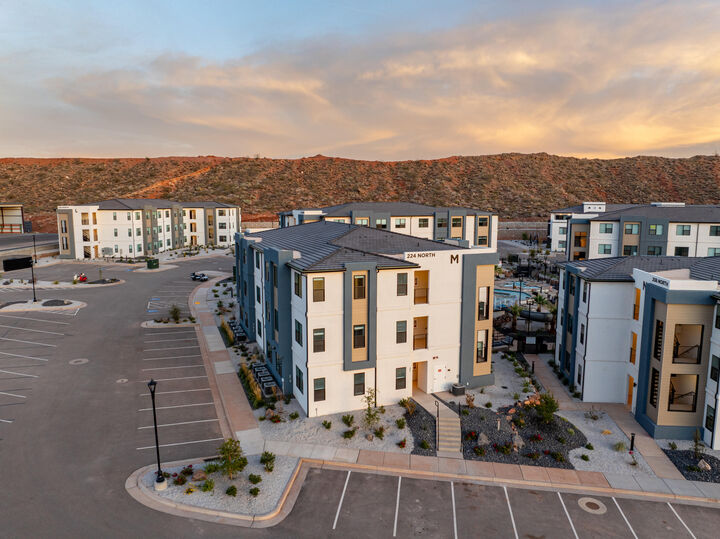 Property Photo:  224 N Chaparral Dr #M201  UT 84737 