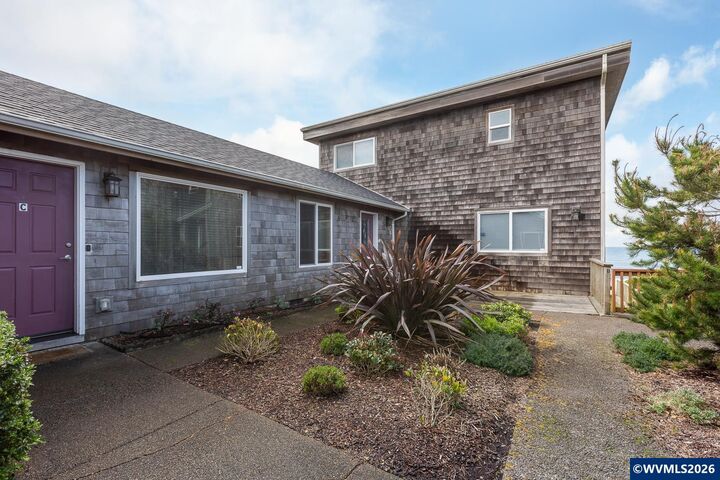Property Photo: 2151 NW Inlet Av OR 97367