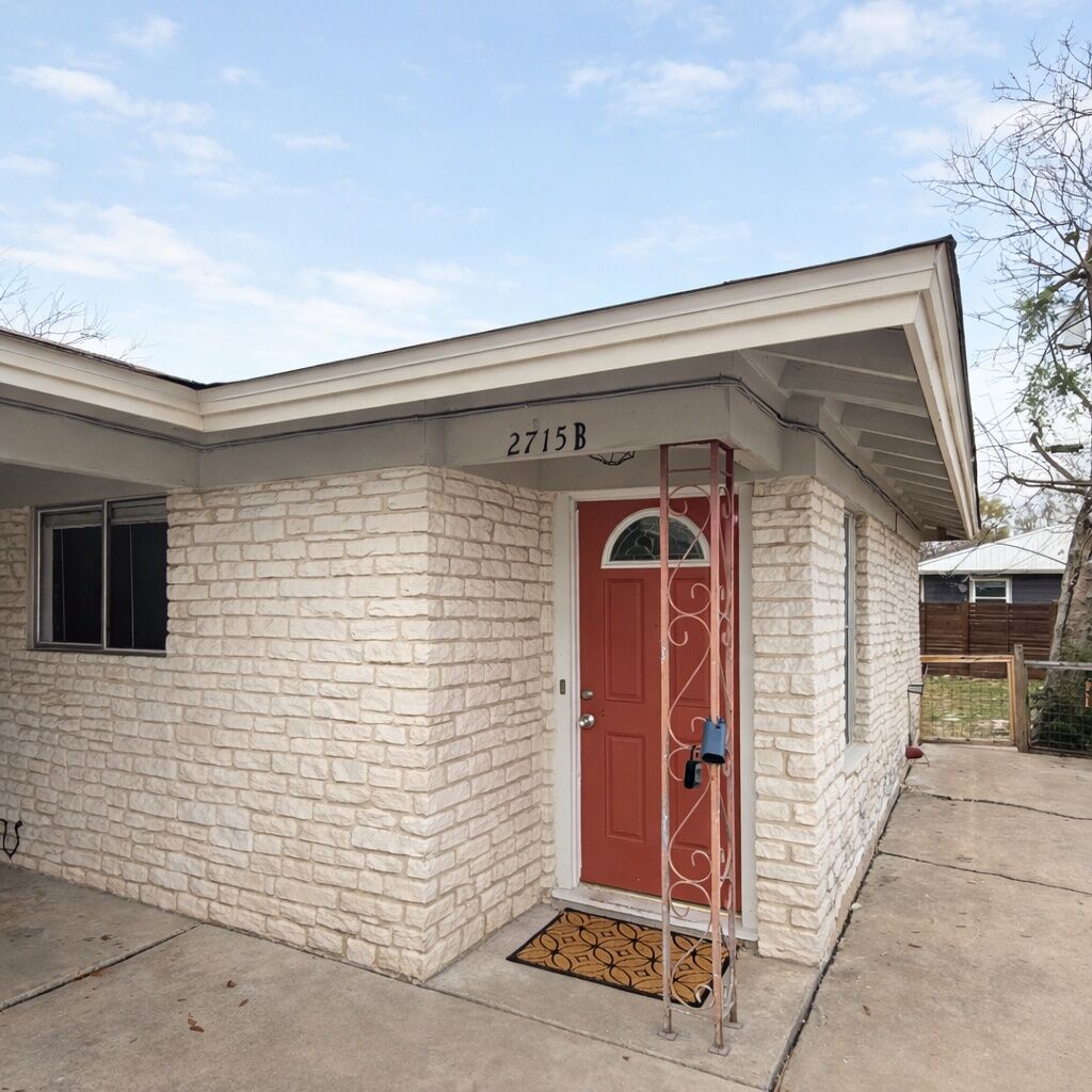 Property Photo:  2715 Saint Edwards Circle  TX 78704 