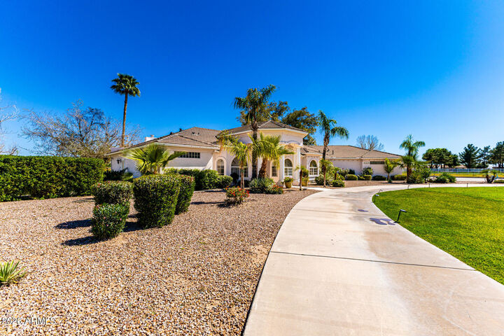 Property Photo:  39899 N Creekside Road  AZ 85140 