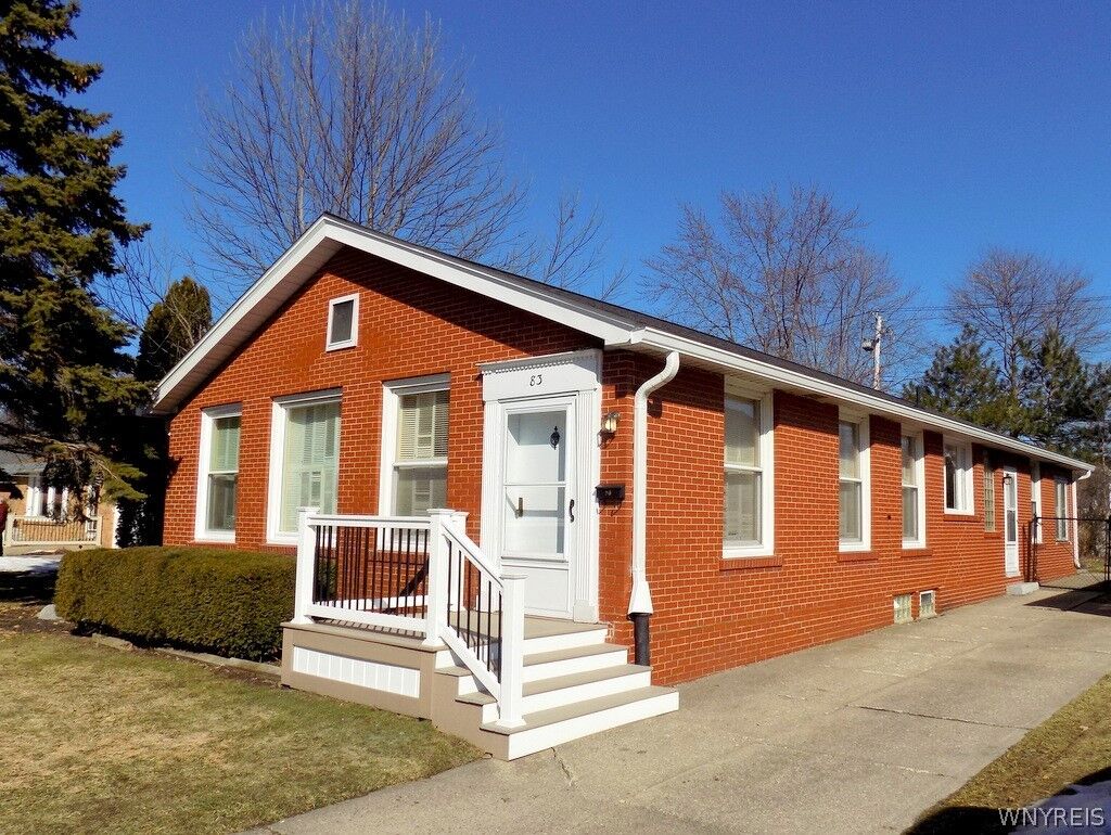 Property Photo:  83 Edge Park Avenue  NY 14216 