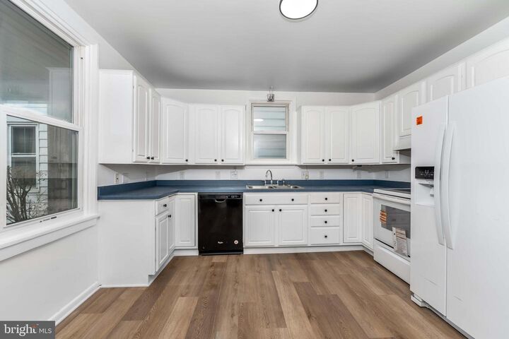 Property Photo:  10 S Washington Street  PA 17055 