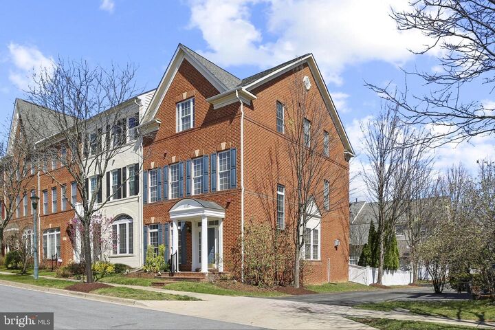 Property Photo:  1105 Havencrest Street  MD 20850 