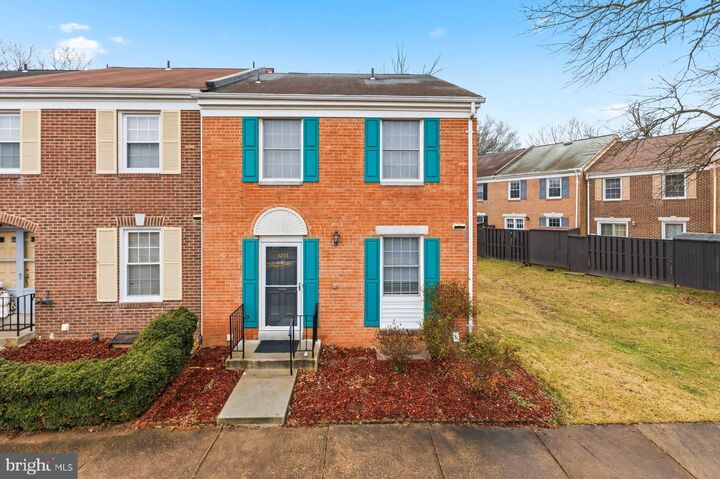 Property Photo: 7233 Evanston Road VA 22150