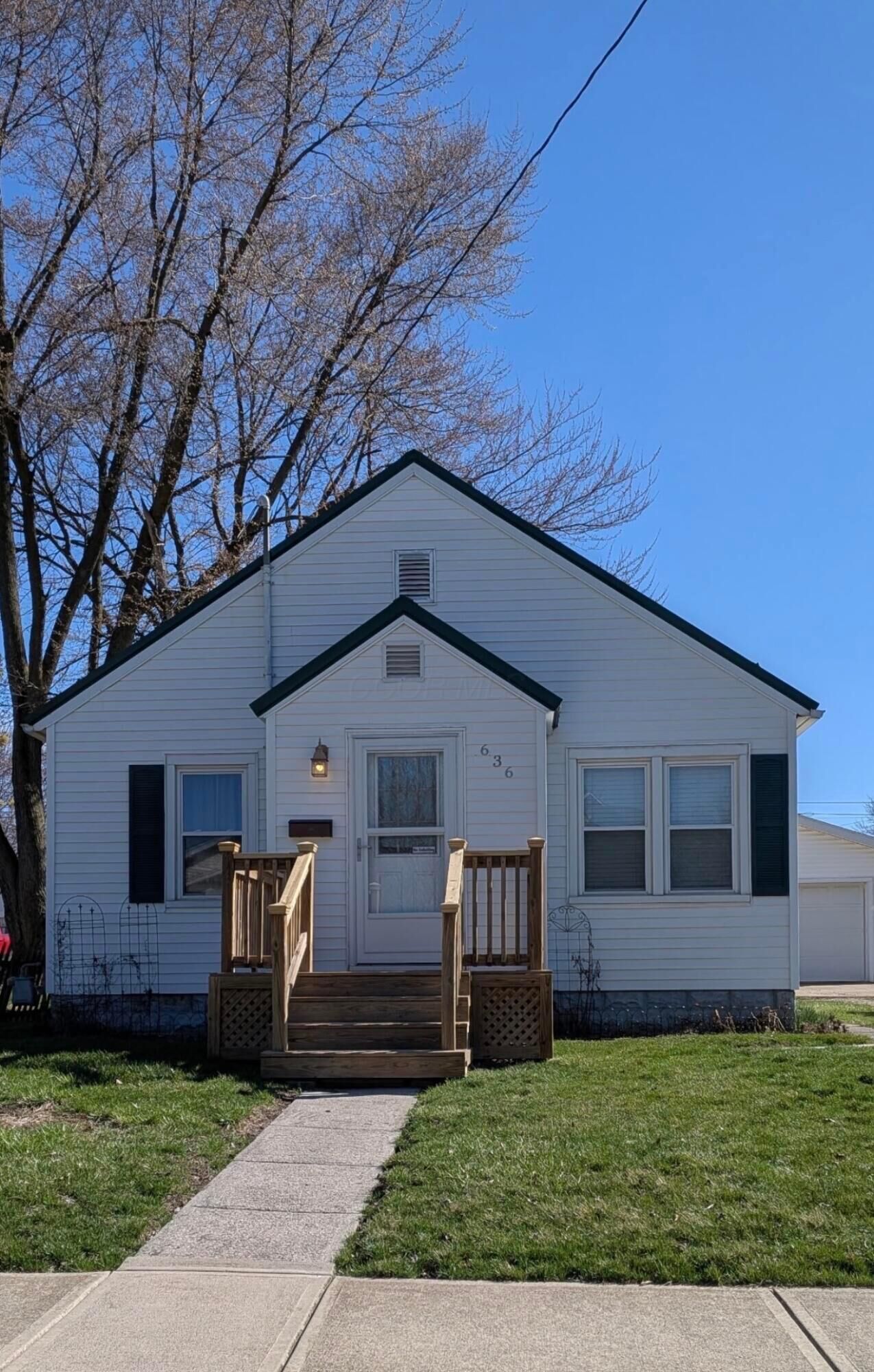 Property Photo:  636 Oak Street  OH 43302 