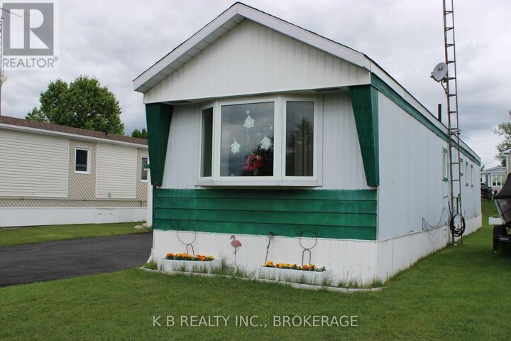 Property Photo: 6 Cedar Street West ON K7R 3L1