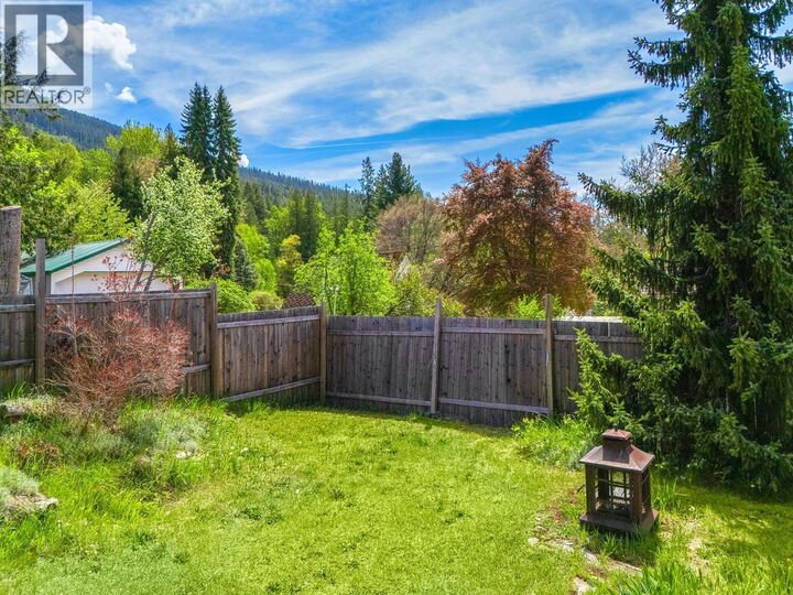 Property Photo: 309 Fowler Street BC V0B 2B0