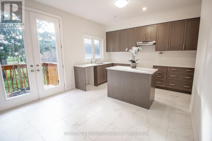 Photo de la propriété:  225 Dingman Street  ON N0G 1A0 