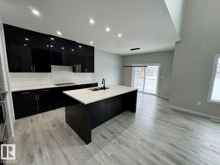 Property Photo:  17124 68 Street NW  AB T5Z 0W3 