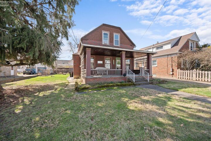 Property Photo:  16821 Chatfield Avenue  OH 44111 