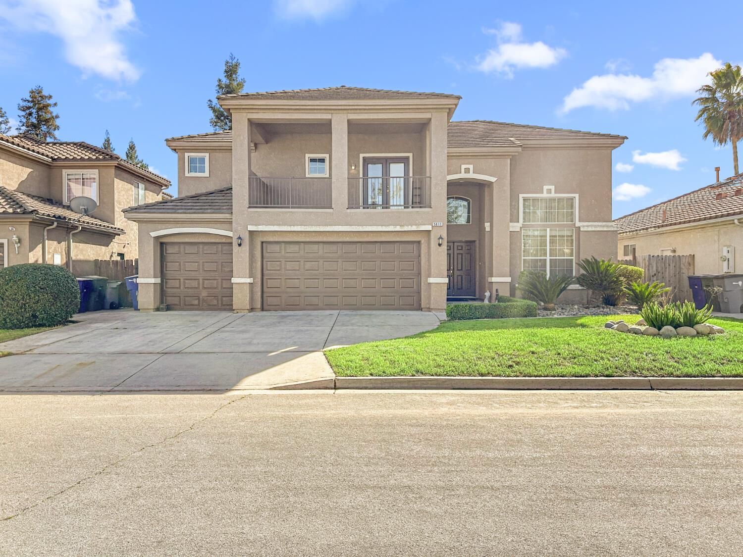 Property Photo:  5811 W Cromwell Avenue  CA 93722 