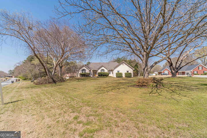 Property Photo: 1001 Marie Hill Court SW GA 30094