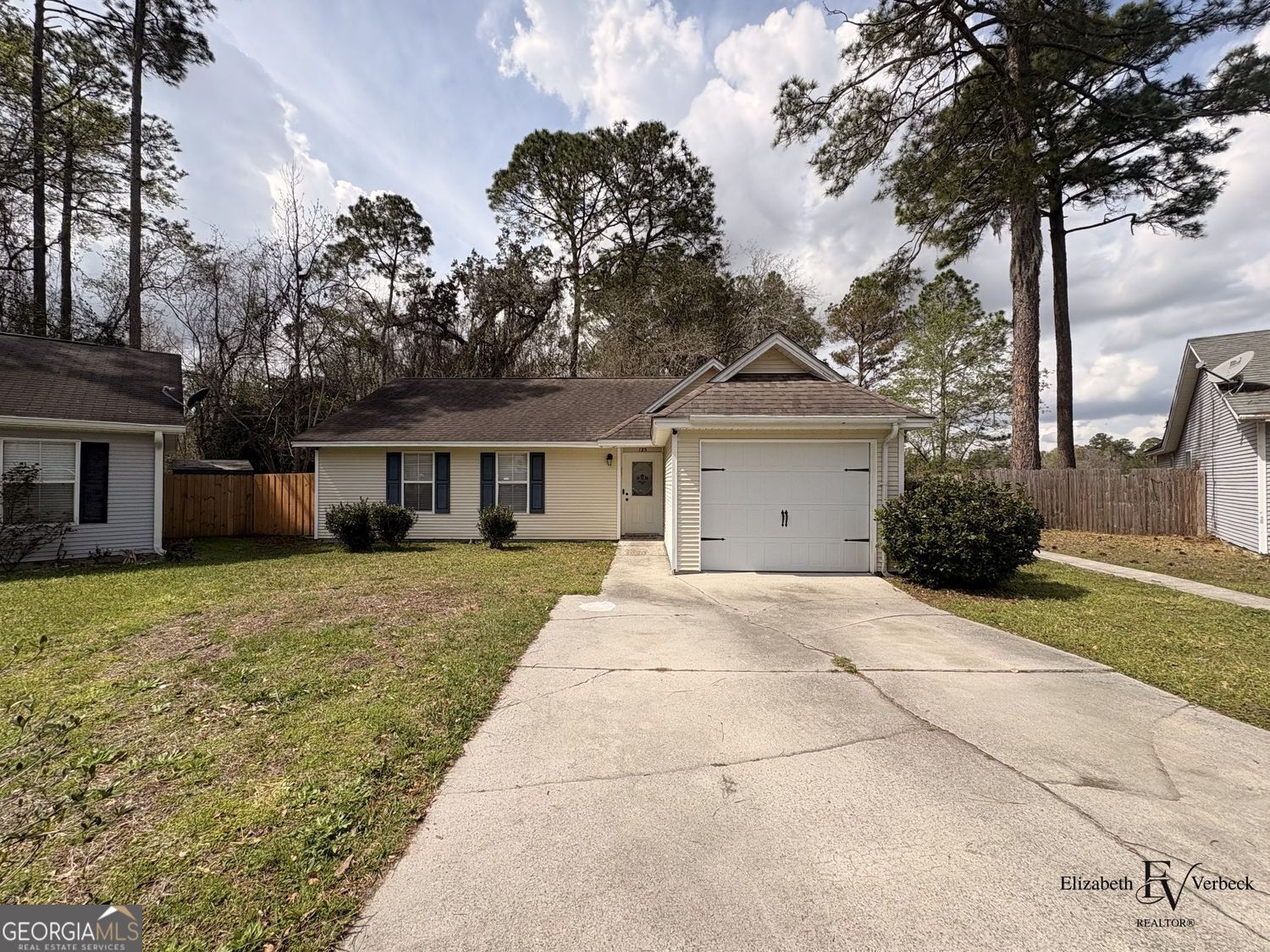 Property Photo:  125 Leeward Drive  GA 31548 