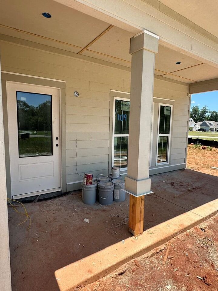 Property Photo:  109 Chinaberry Street  GA 31826 