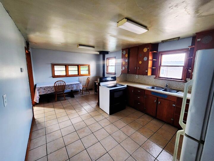 Property Photo: 606 Chestnut KS 67844