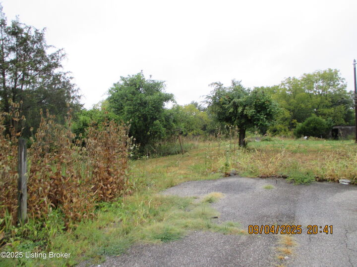Property Photo:  932 Bunk Rd  KY 40057 