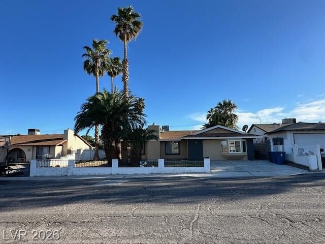 Property Photo:  3905 Calle De Este  NV 89121 