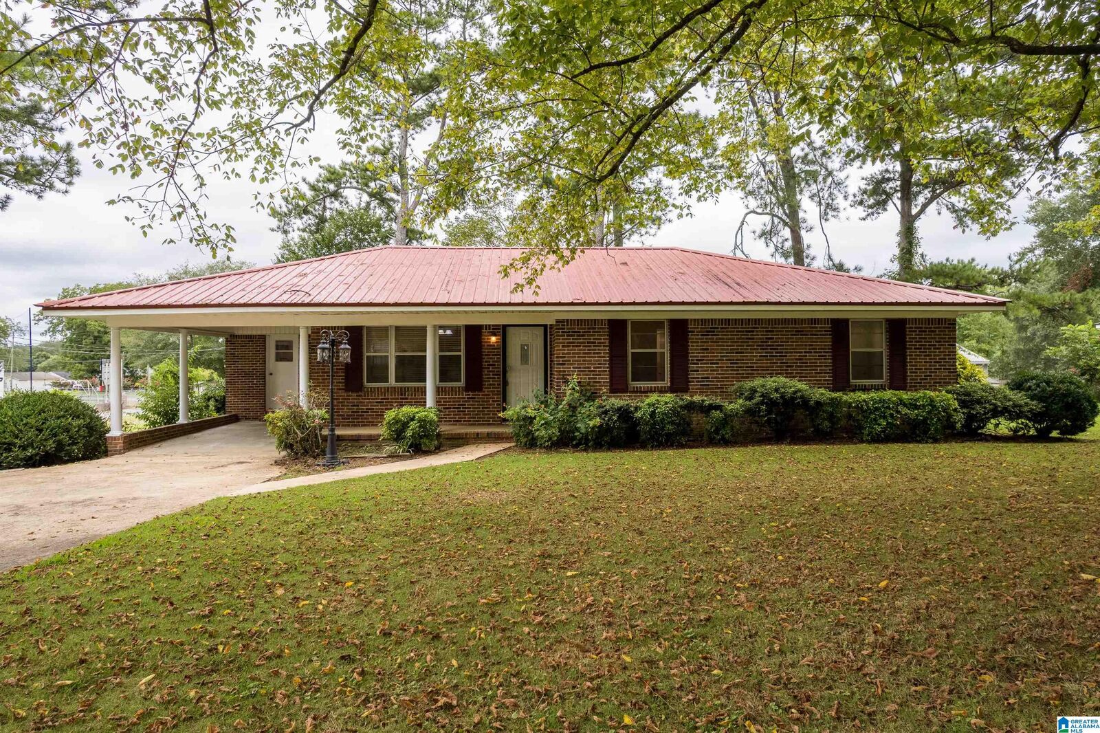 Property Photo: 460 Pineview Circle AL 35031