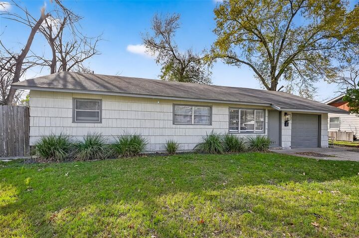 Property Photo: 2007 Antoine Drive TX 77055