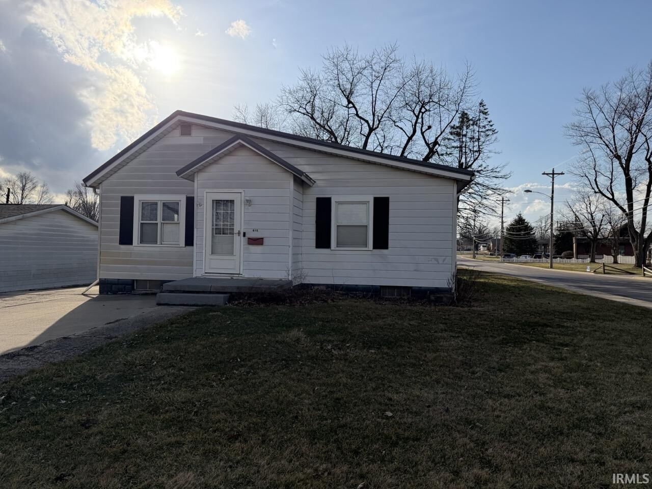 Property Photo:  615 N Whitley Street  IN 46725-1732 