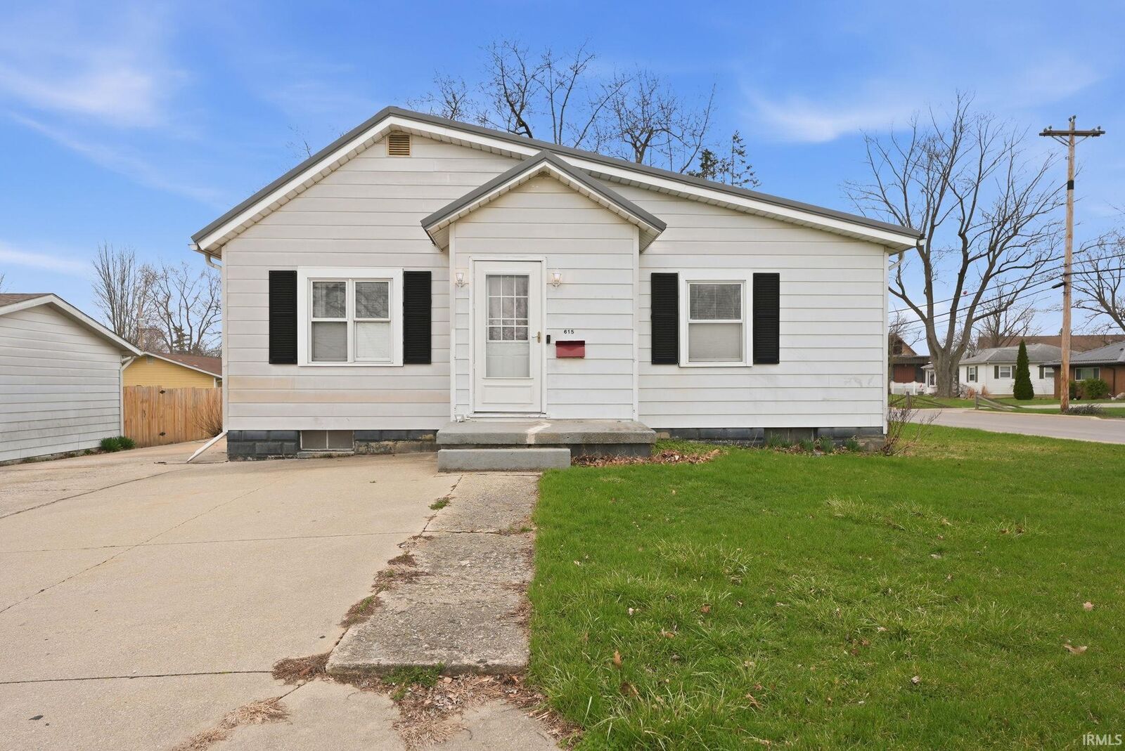 Property Photo:  615 N Whitley Street  IN 46725-1732 