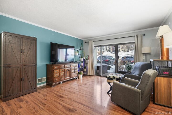 Property Photo:  4 Nottingham Circle  NY 10566 