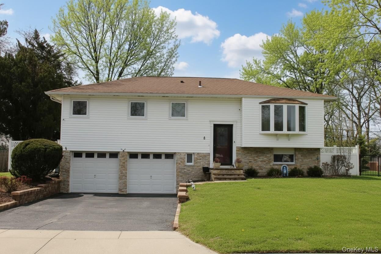 Property Photo:  8 Mulberry Drive  NY 11787 