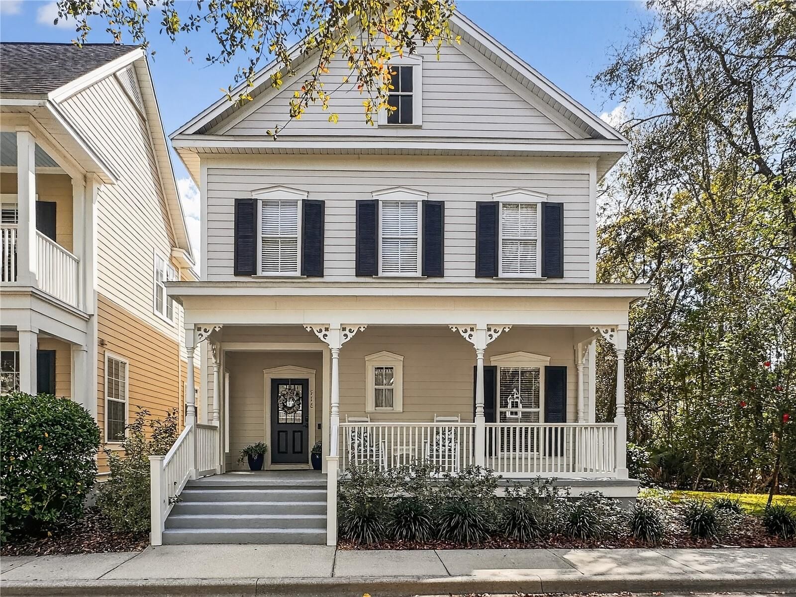 Property Photo: 916 Towhee Court FL 34747