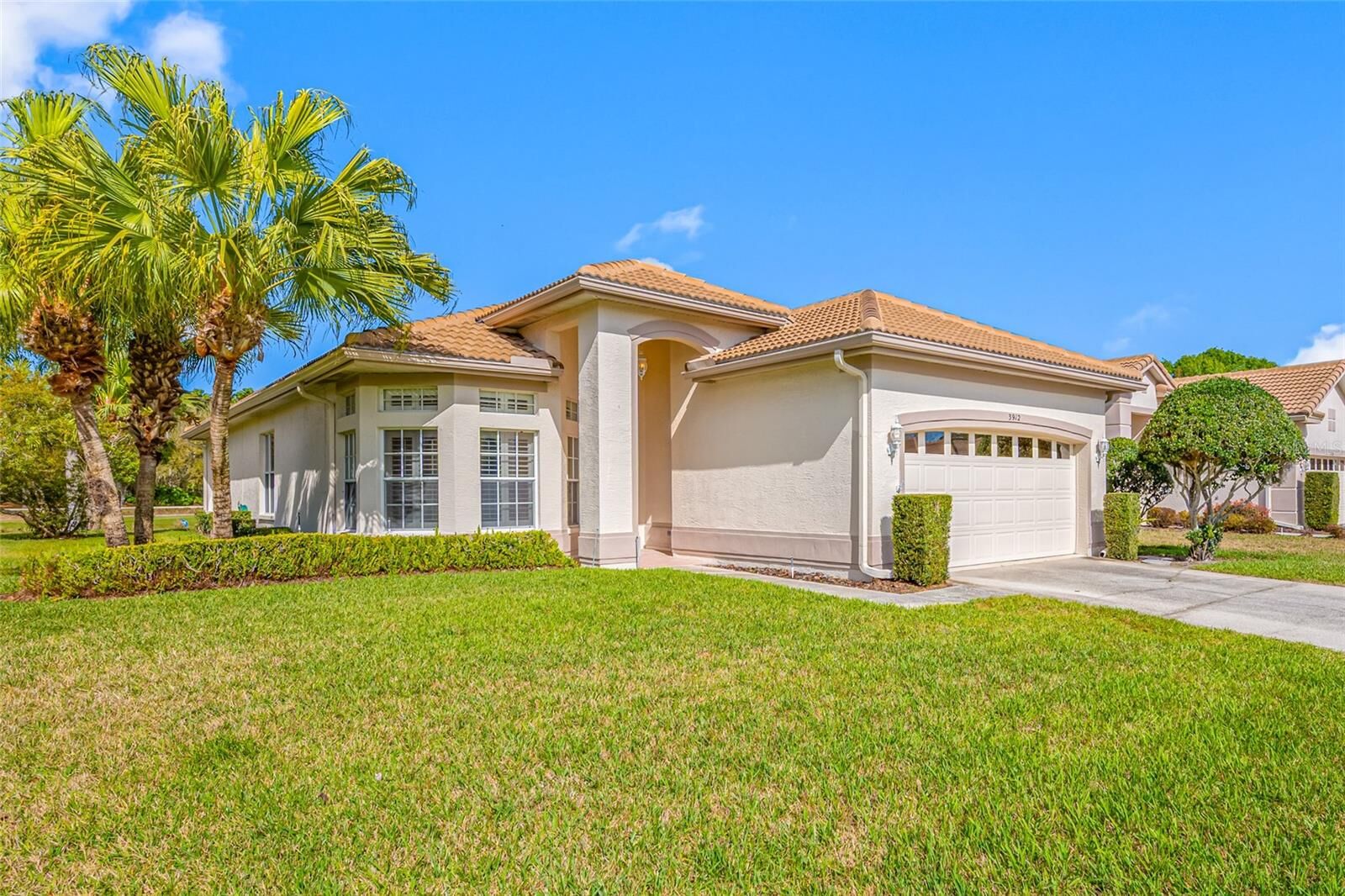Property Photo: 3912 Silk Oak Lane FL 34685