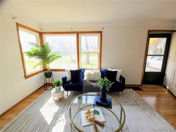 Property Photo:  910 Portland Avenue  IL 62234 