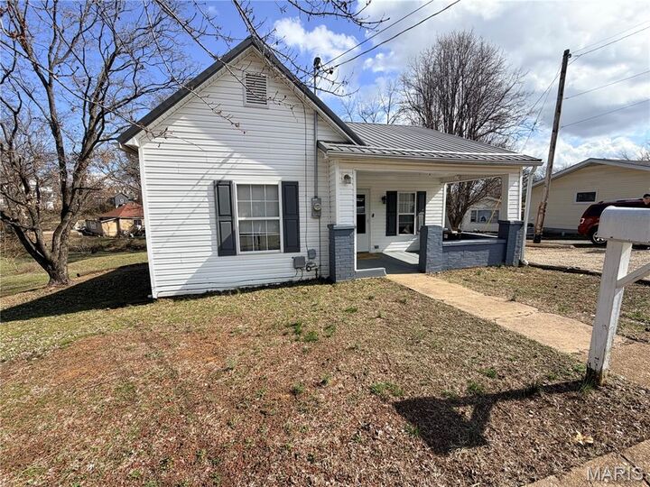 Property Photo: 306 Field Street MO 63601