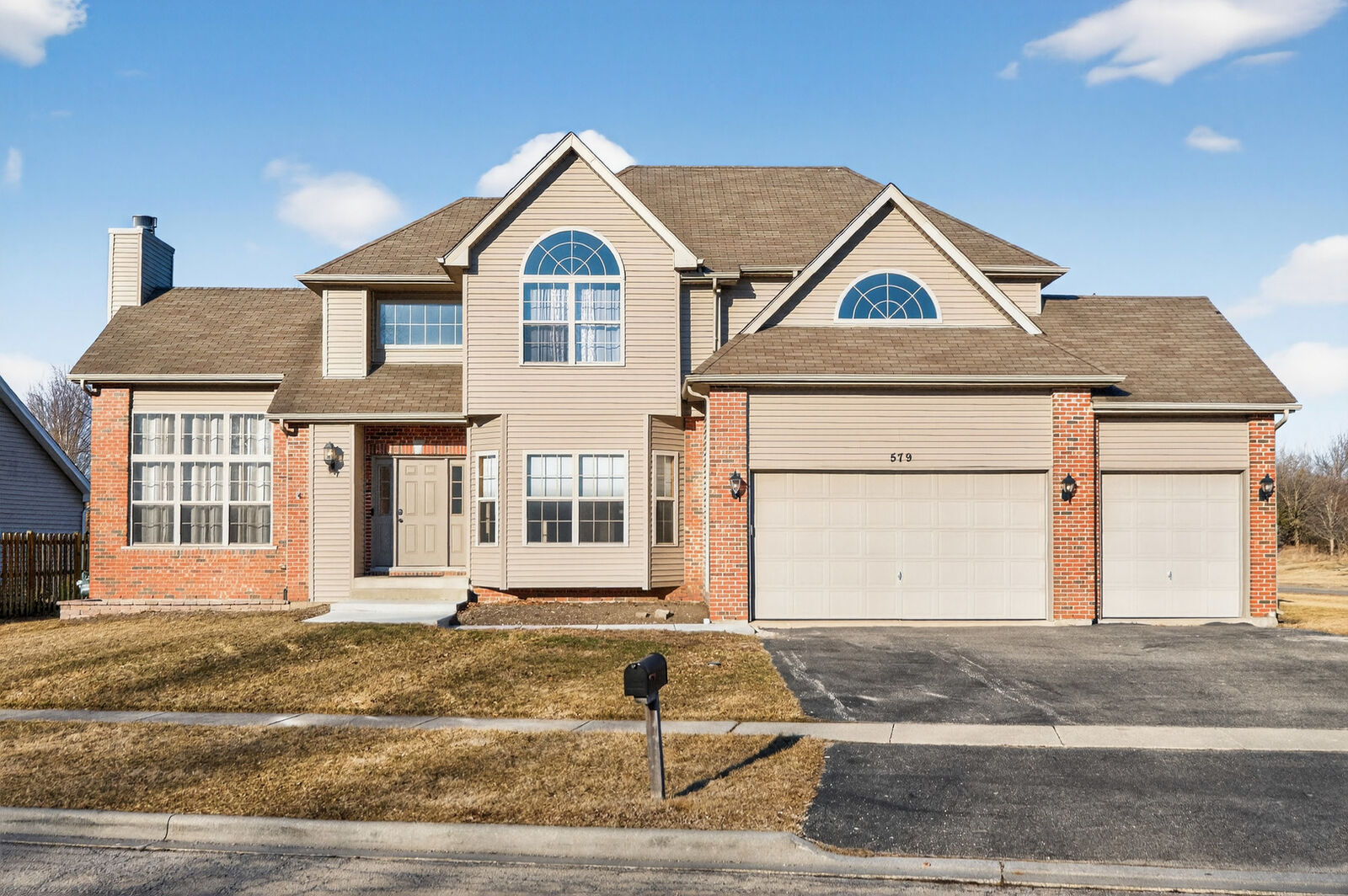 Property Photo:  
