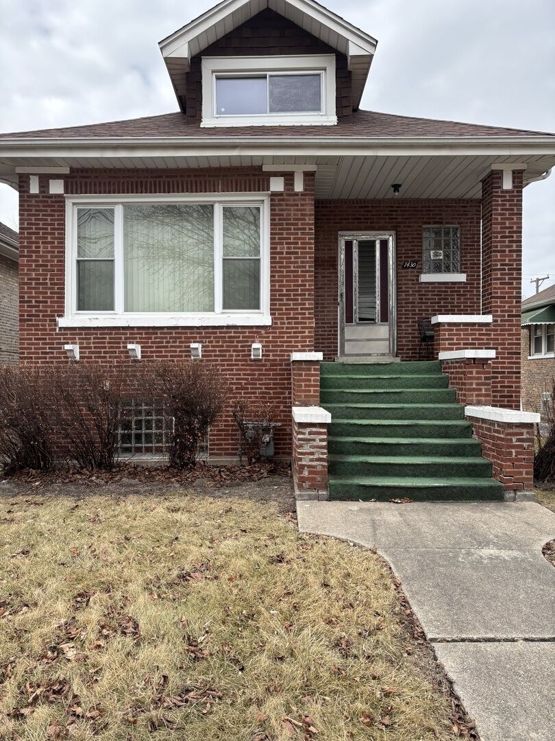 Property Photo:  1430 S 14th Avenue  IL 60153 